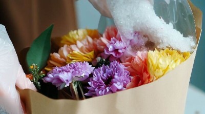 Hướng dẫn các cách vệ sinh hoa lụa đơn giản, hiệu quả