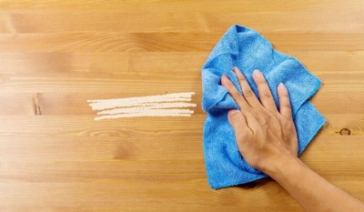 Cách tẩy vết bút xóa trên bàn gỗ hiệu quả nhanh chóng