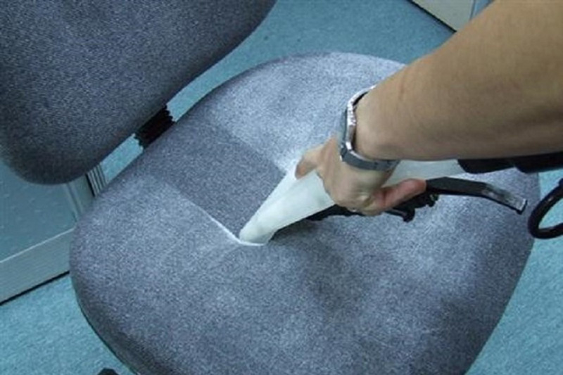 5 bước làm sạch ghế xoay văn phòng