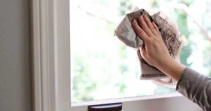 Vì sao kính bị ố vàng, mờ đục?