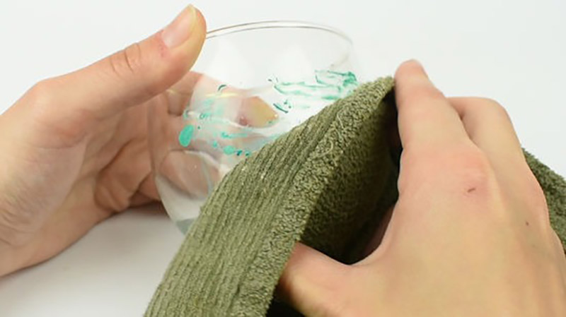 4 cách tẩy màu acrylic trên nhựa đơn giản, hiệu quả 4 cách tẩy màu acrylic trên nhựa đơn giản, hiệu quả