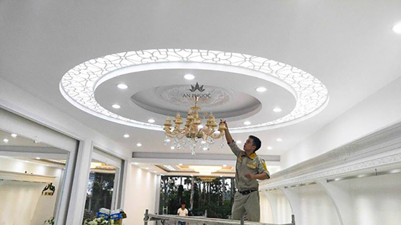 Vì sao nên vệ sinh đèn chùm pha lê? Vì sao nên vệ sinh đèn chùm pha lê?